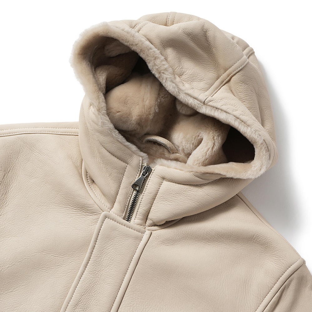 EMMETI エンメティ WALLAS SP MOUTON ウォーラス スペシャルムートン フーデッドブルゾン BEIGE