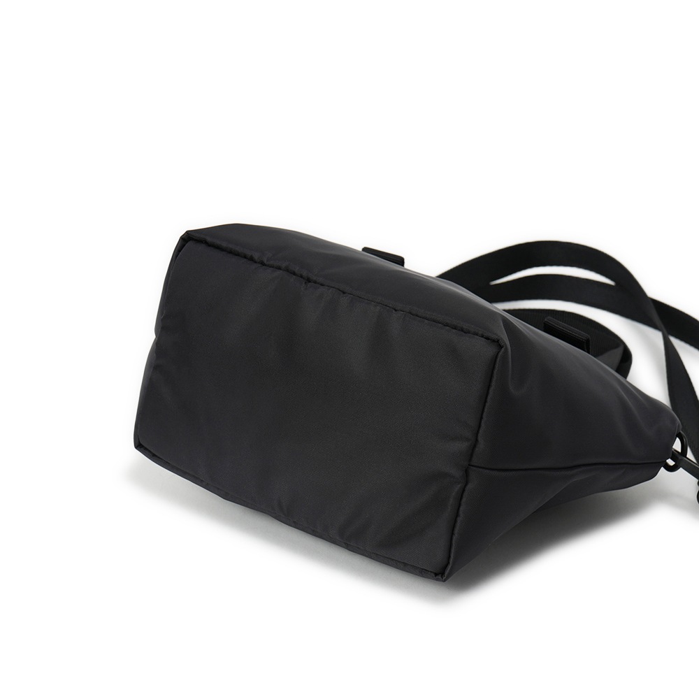 FREDRIK PACKERS フレドリックパッカーズ FAM TOTE ファムトート BLACK