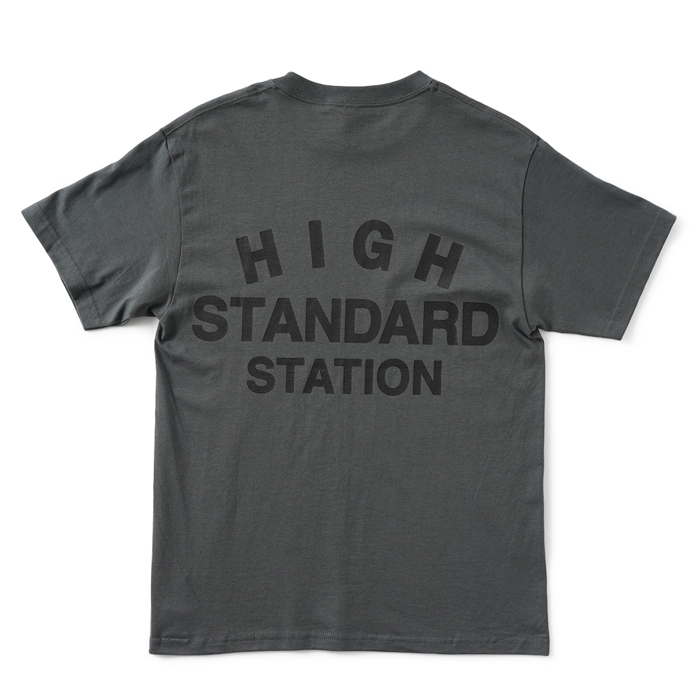 HIGH! STANDARD ハイ!スタンダード HIGH STANDARD 13 STANDARD STATION ショートスリーブ Tシャツ 1015259 CHARCOAL