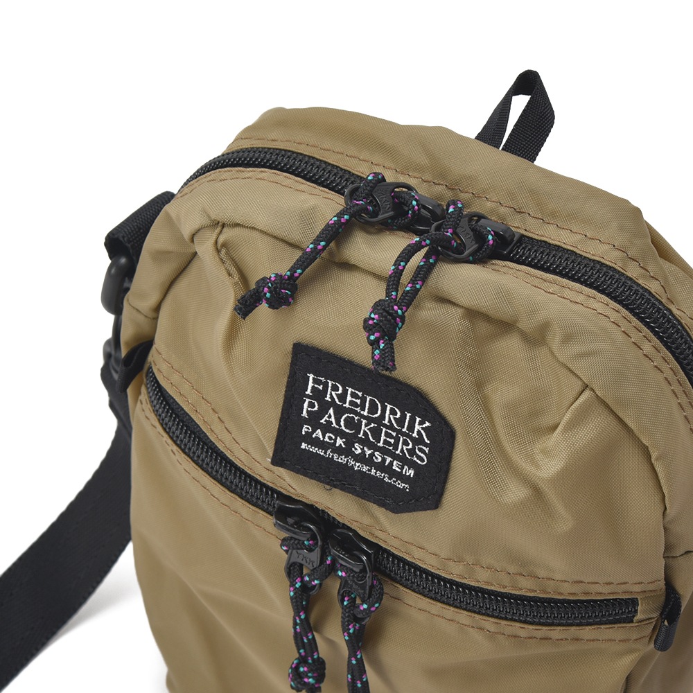 FREDRIK PACKERS フレドリックパッカーズ 210D ACTIVE SHOULDER M アクティブショルダーM KHAKI