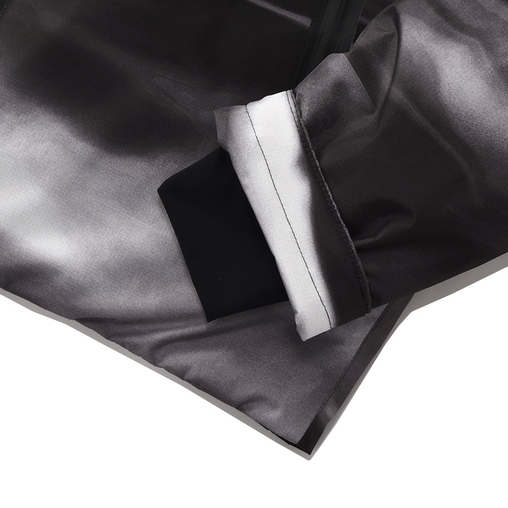 HERNO Laminar ヘルノ ラミナー スペクトラムプリント リップストップ フーデッドダウンブルゾン PI00264UL/12694/H/D BLACK