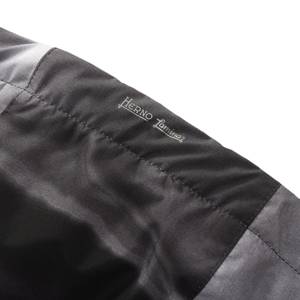 HERNO Laminar ヘルノ ラミナー スペクトラムプリント リップストップ フーデッドダウンブルゾン PI00264UL/12694/H/D BLACK