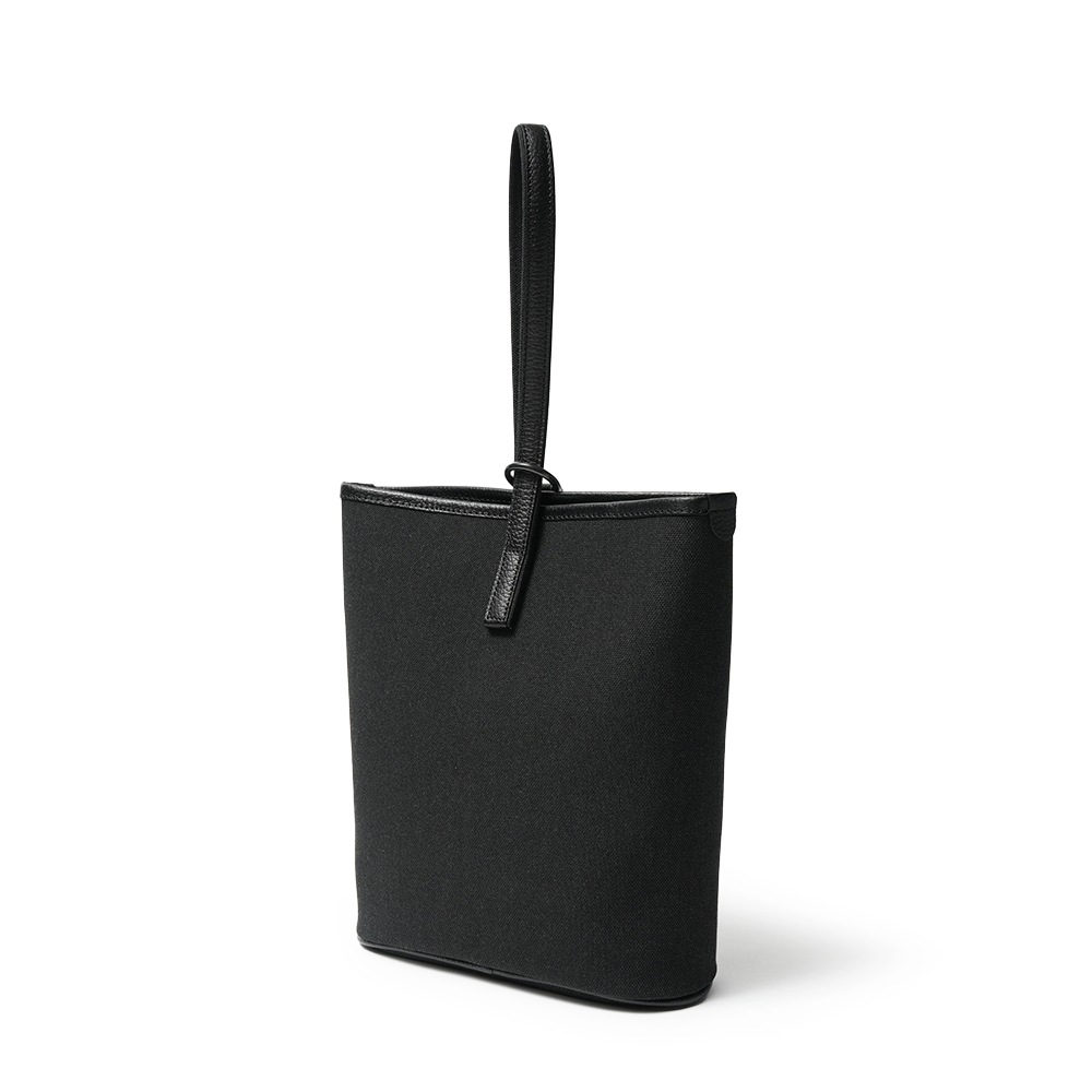 THE SOLE bis made by Flathority ザソール ビス メイドバイ フラソリティ MICHAEL キャンバスレザー ワンハンドバッグ BLACK