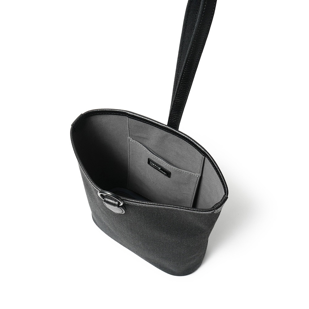 THE SOLE bis made by Flathority ザソール ビス メイドバイ フラソリティ MICHAEL キャンバスレザー ワンハンドバッグ BLACK