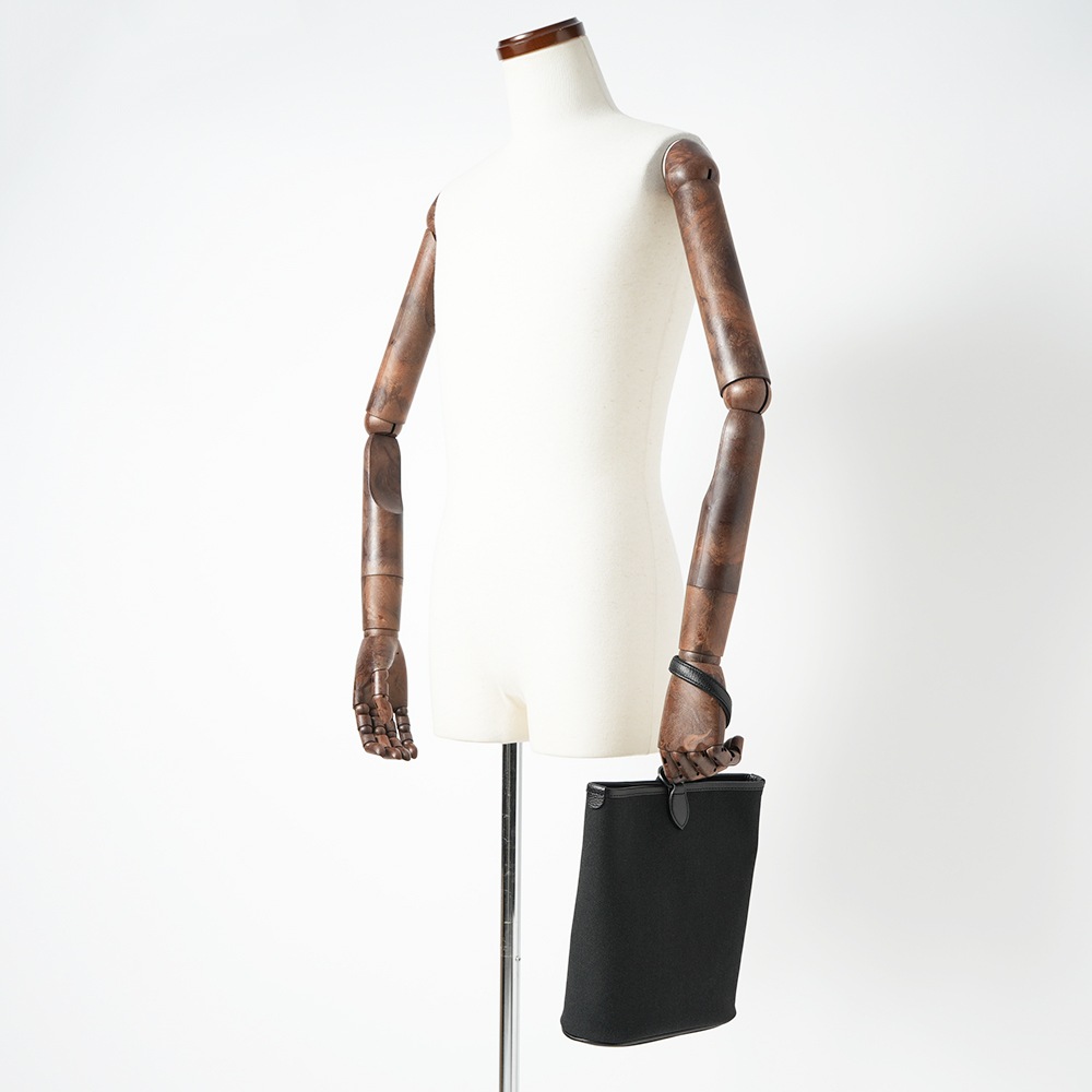 THE SOLE bis made by Flathority ザソール ビス メイドバイ フラソリティ MICHAEL キャンバスレザー ワンハンドバッグ BLACK