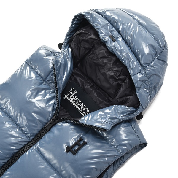 HERNO ヘルノ グロッシーコーティング フーデッドダウンベスト