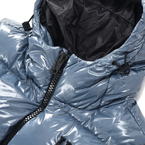 HERNO ヘルノ グロッシーコーティング フーデッドダウンベスト