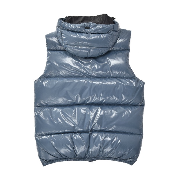 HERNO ヘルノ グロッシーコーティング フーデッドダウンベスト