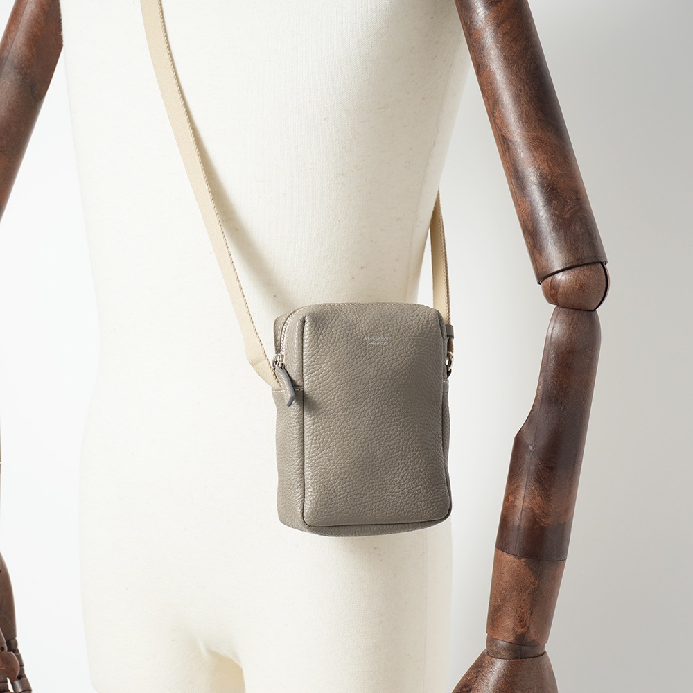 Daniel&Bob ダニエル&ボブ DADO-13 ALCE ダド アルチェ ミニショルダーバッグ TAUPE