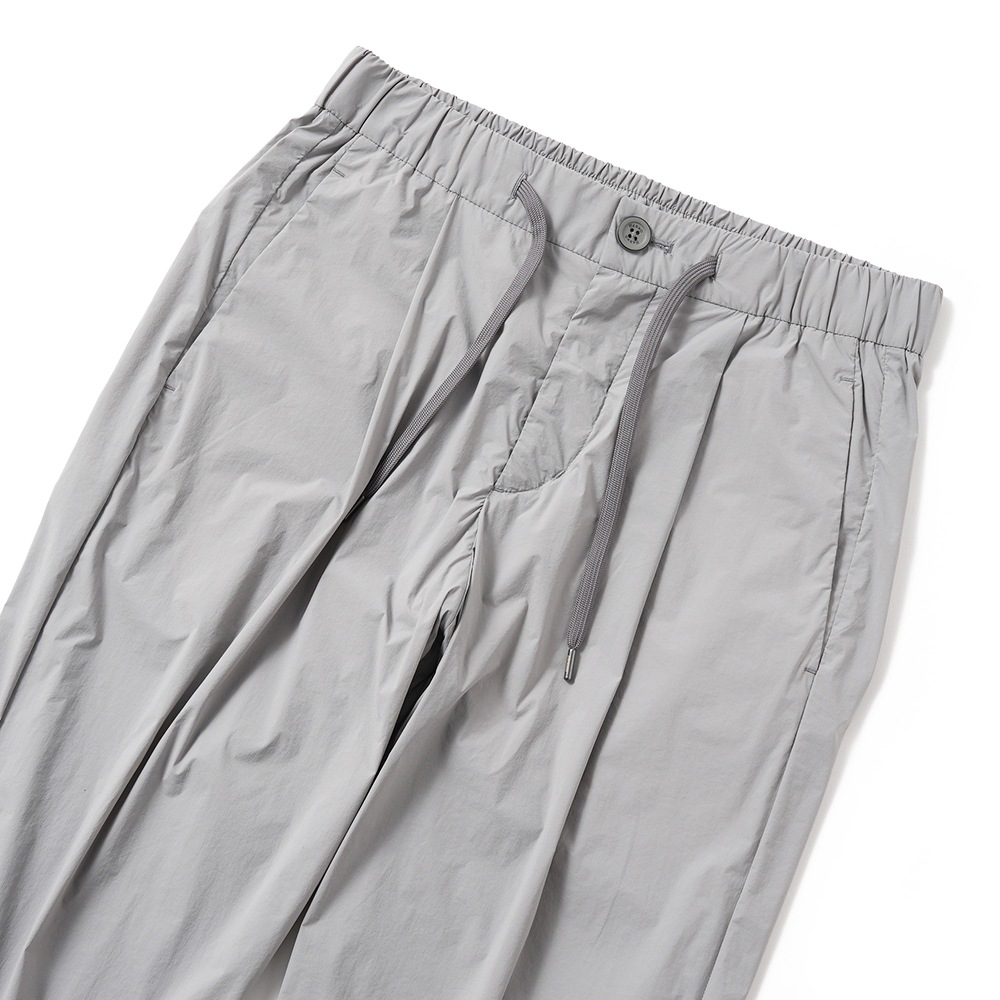 HERNO ヘルノ リゾート ライトストレッチナイロン シャーリングパンツ PT00002UR-12431SZ GREY