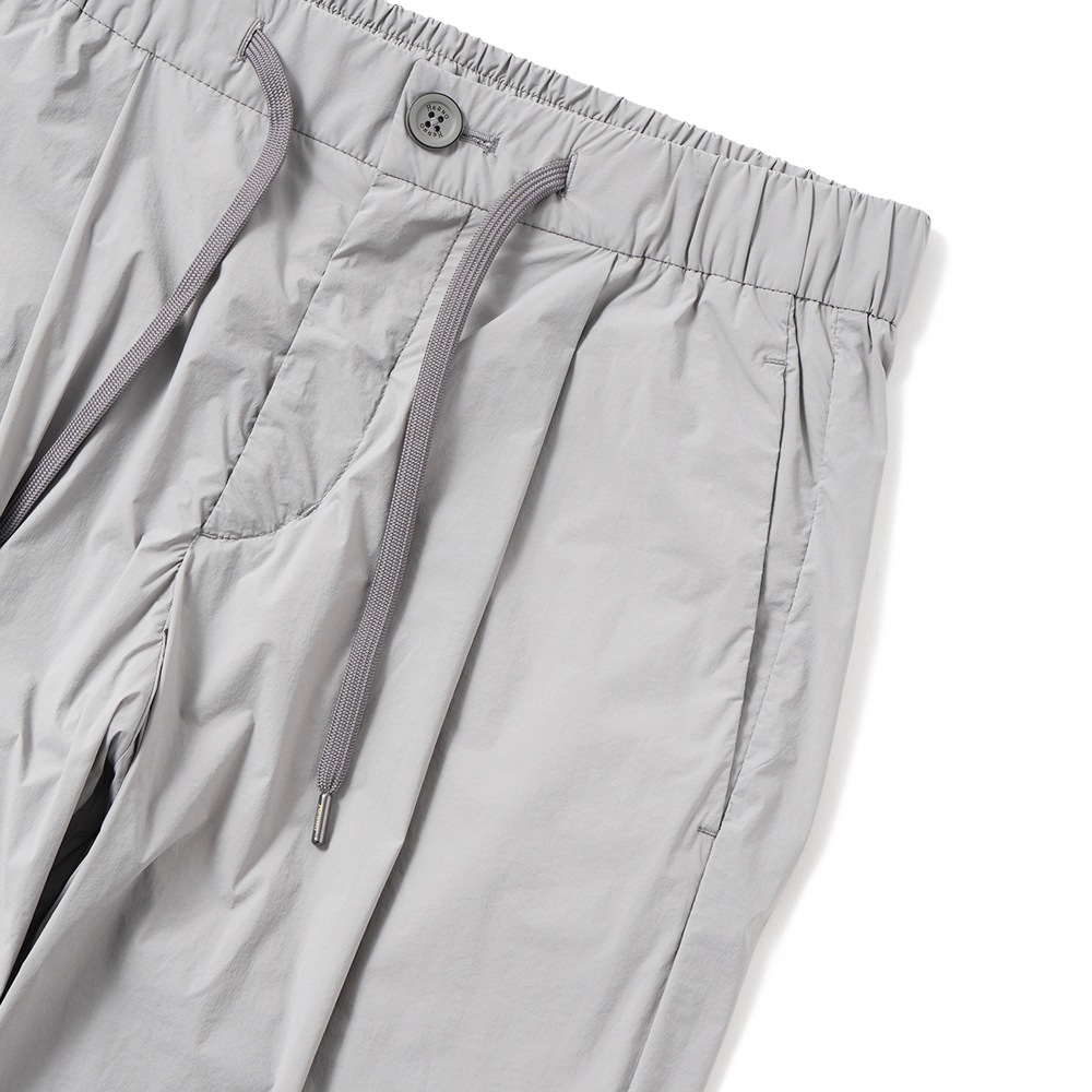 HERNO ヘルノ リゾート ライトストレッチナイロン シャーリングパンツ PT00002UR-12431SZ GREY