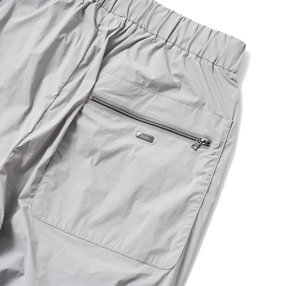HERNO ヘルノ リゾート ライトストレッチナイロン シャーリングパンツ PT00002UR-12431SZ GREY