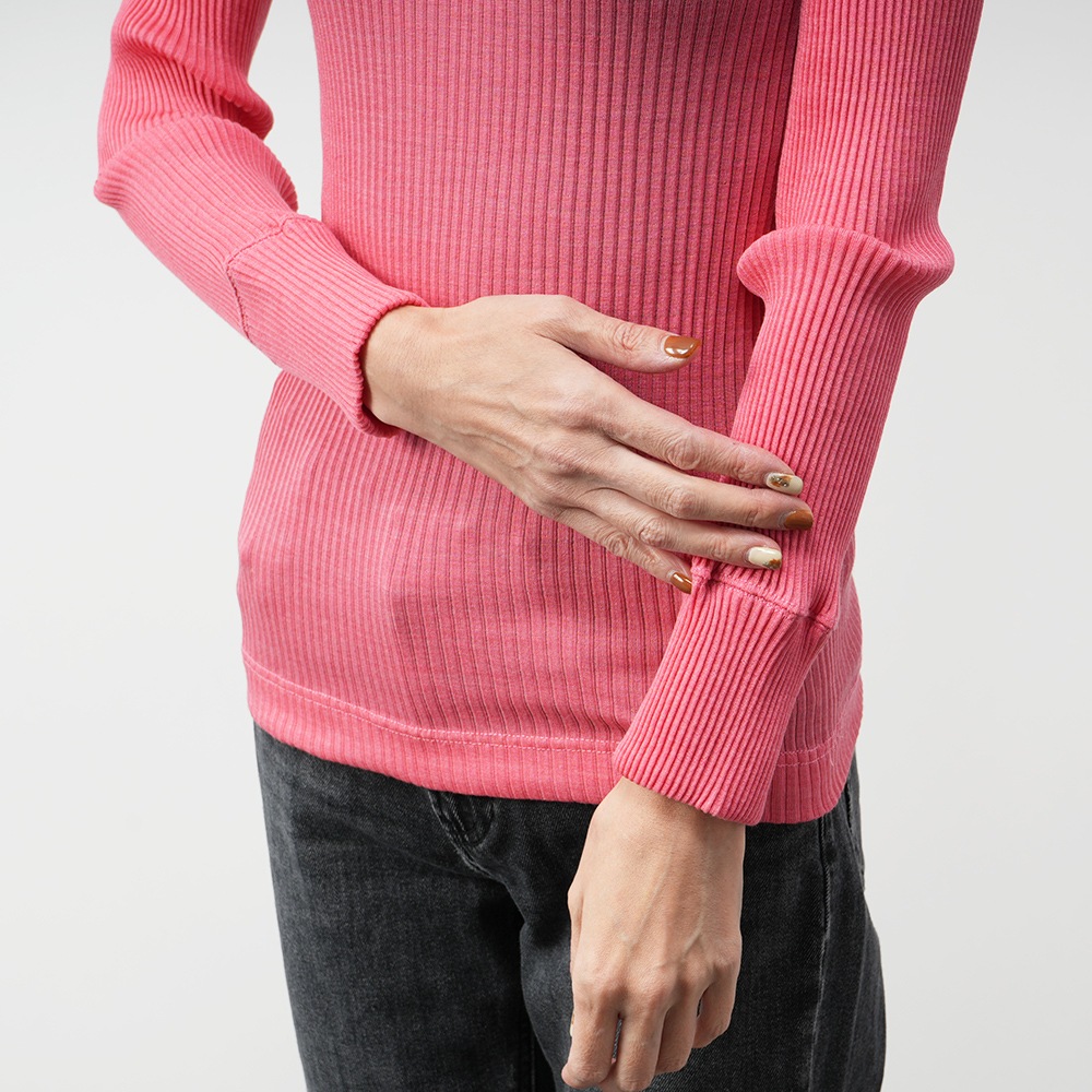 新品❤️CPGピンク ハイネック クイーンズコート QUEENS COURT キラキラ釦ハイネックニット≪手洗い