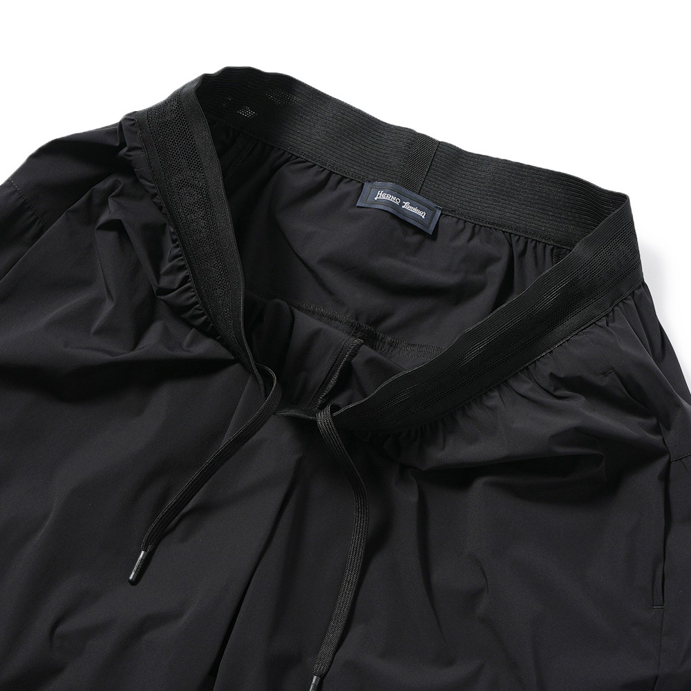 HERNO Laminar ヘルノ ラミナー ストレッチナイロン イージーショートパンツ PT00029UL/12691 BLACK