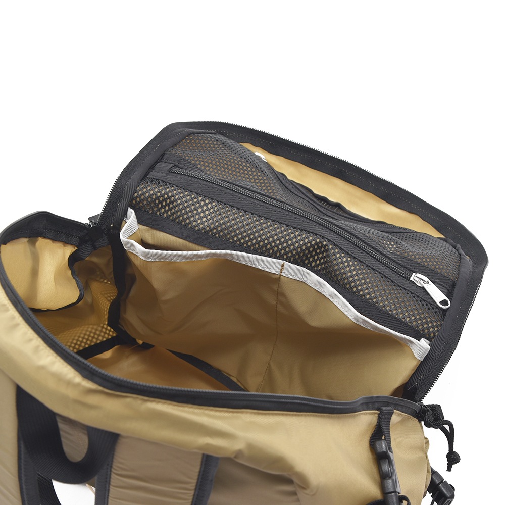 FREDRIK PACKERS フレドリックパッカーズ 210D DAY PACK TIPI デイパック KHAKI