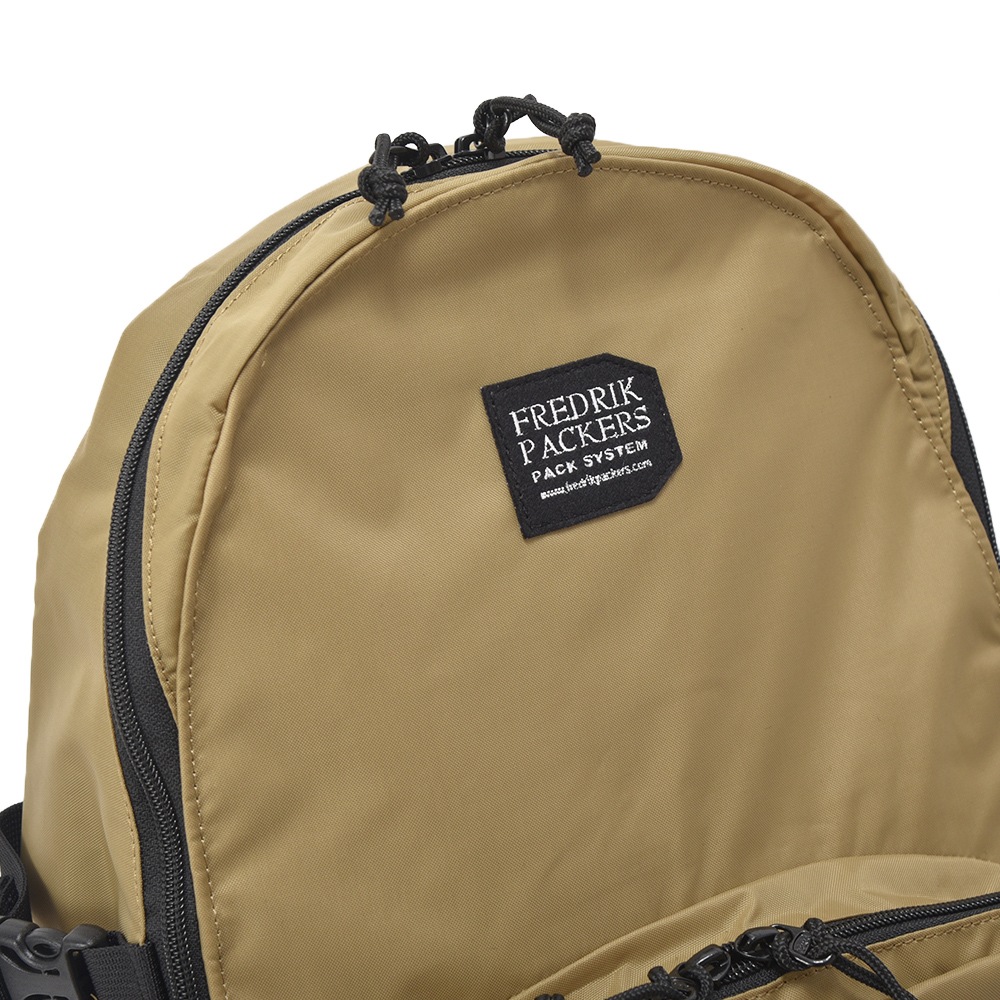 FREDRIK PACKERS フレドリックパッカーズ 210D DAY PACK TIPI デイパック KHAKI