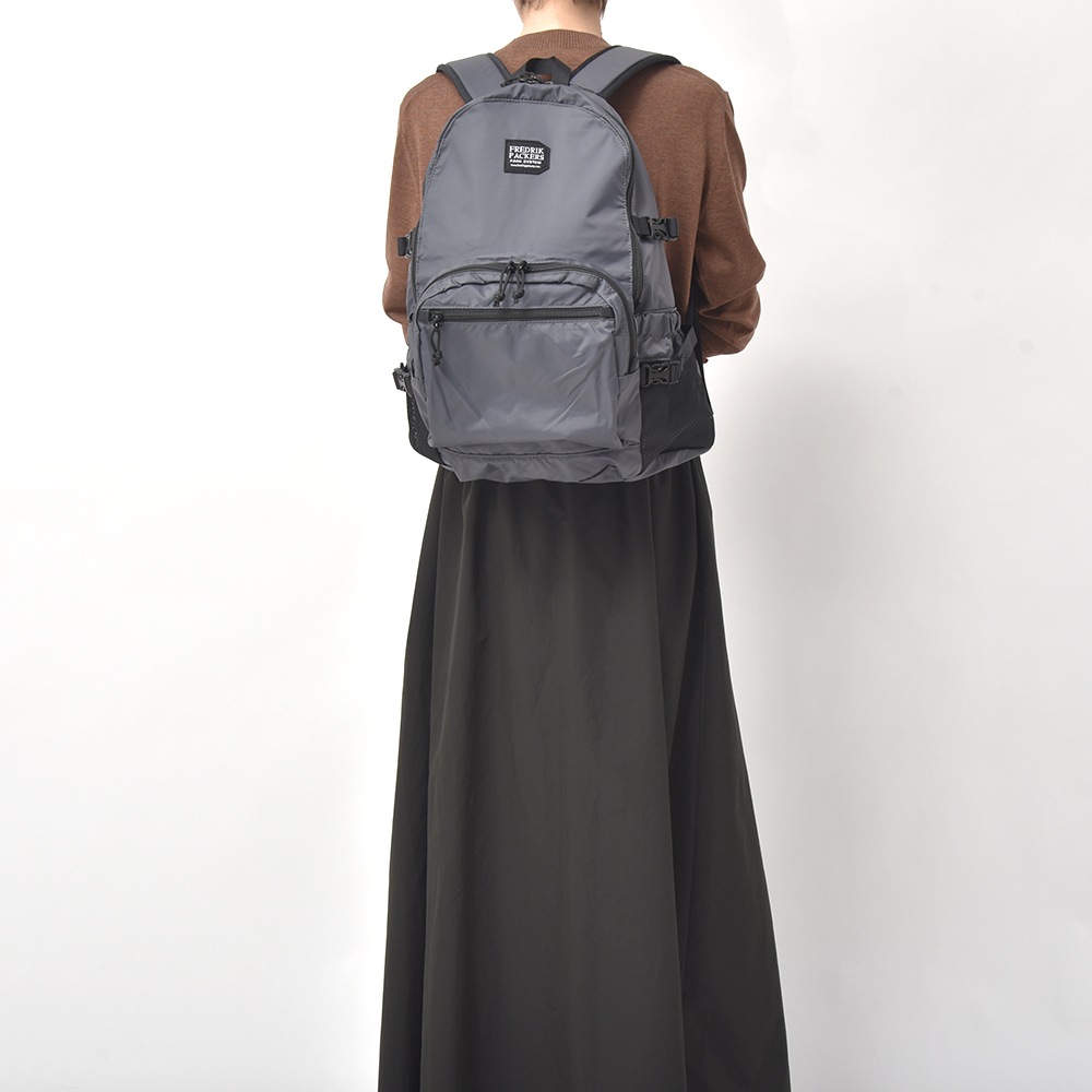 FREDRIK PACKERS フレドリックパッカーズ 210D DAY PACK TIPI デイパック CHARCOAL