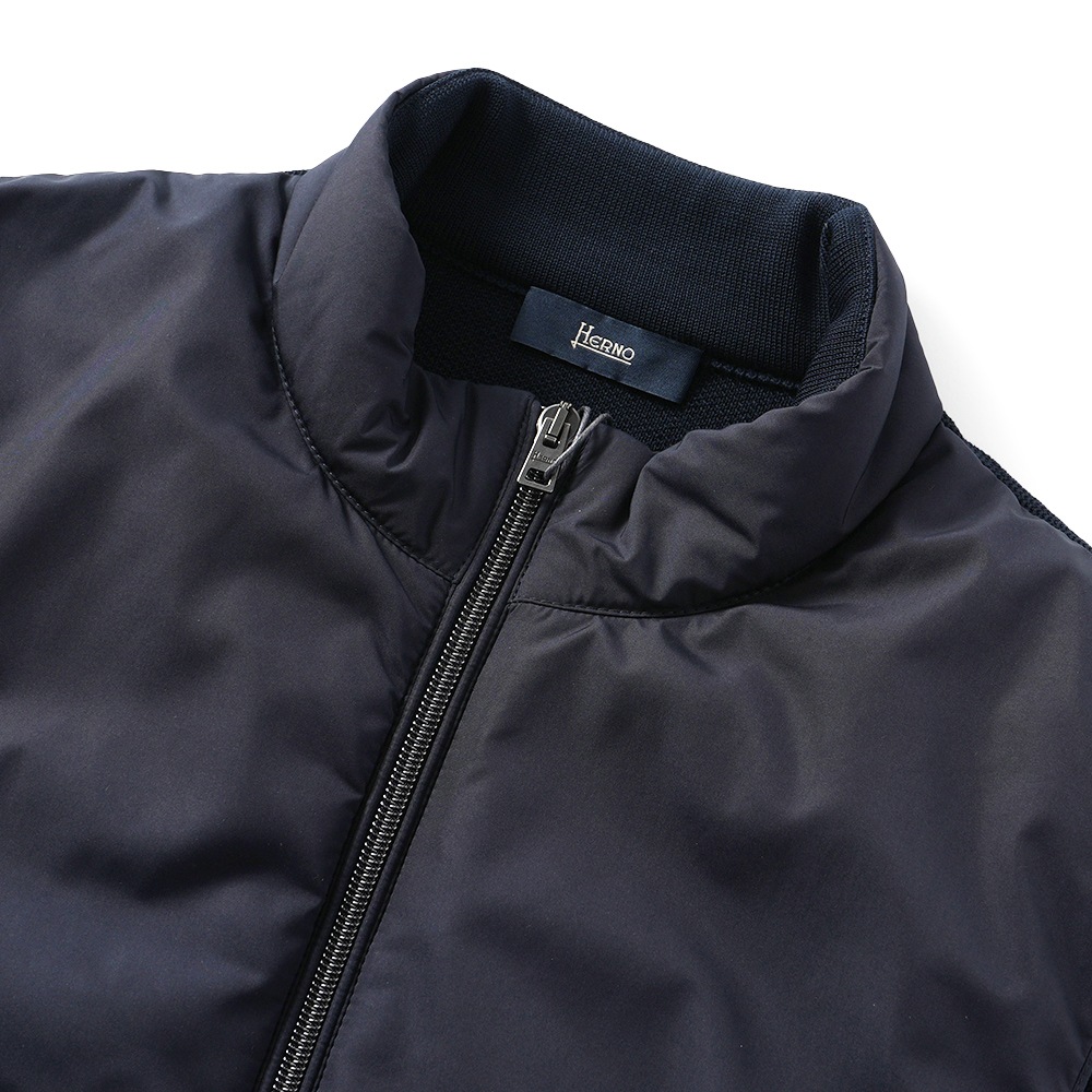 HERNO ヘルノ ポリエステル・コットンピケニット 中綿 ジップアップベスト MC000165U-72056 NAVY