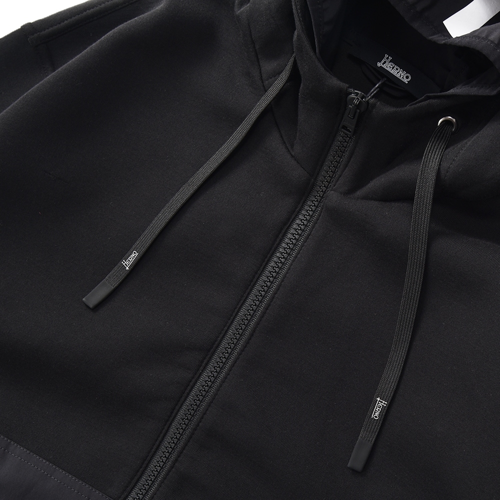 ヘルノ　ペプラム　ストレッチ素材 ジップアップジャケット 黒　パーカー HERNO ブルゾン アウター ZIPUP FOODED BLOUSON ヘルノ