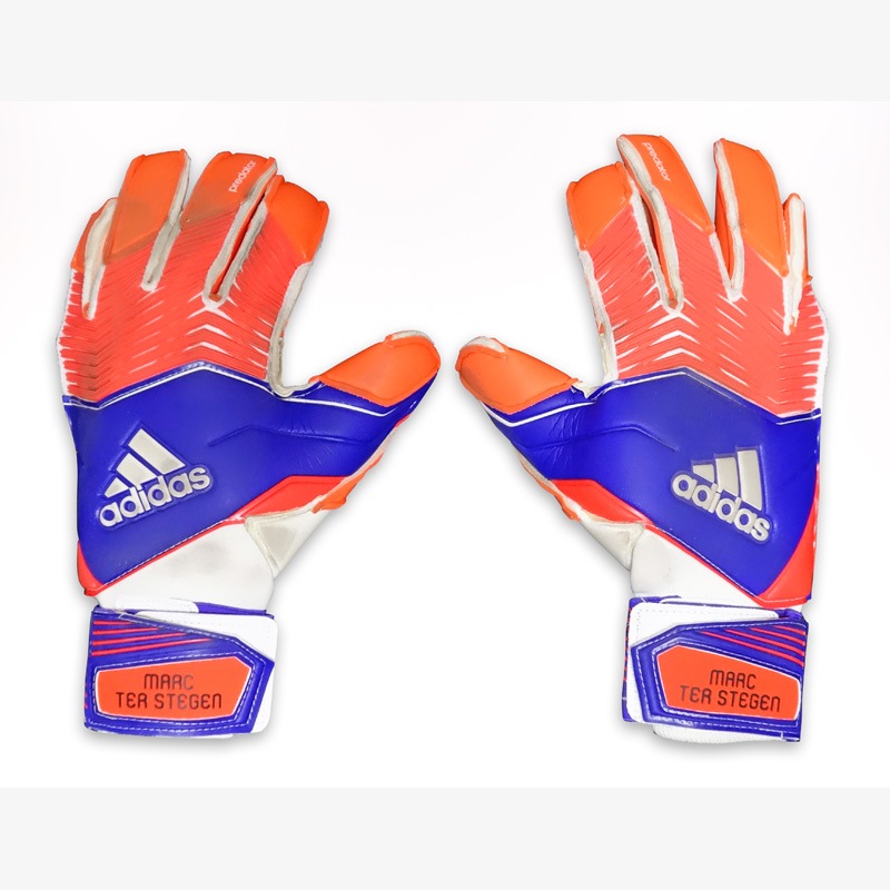 マーク・ハント 直筆サイン入りグローブ/Tシャツ マーク・ハント 直筆サイン入りグローブ/Tシャツ