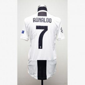 ロナウド直筆サイン入り選手支給ユベントス18/19ホームユニフォーム