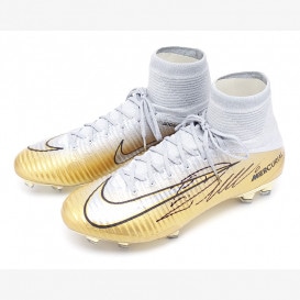 サッカー直筆サイン入りスパイクを販売 - THE DUGOUT
