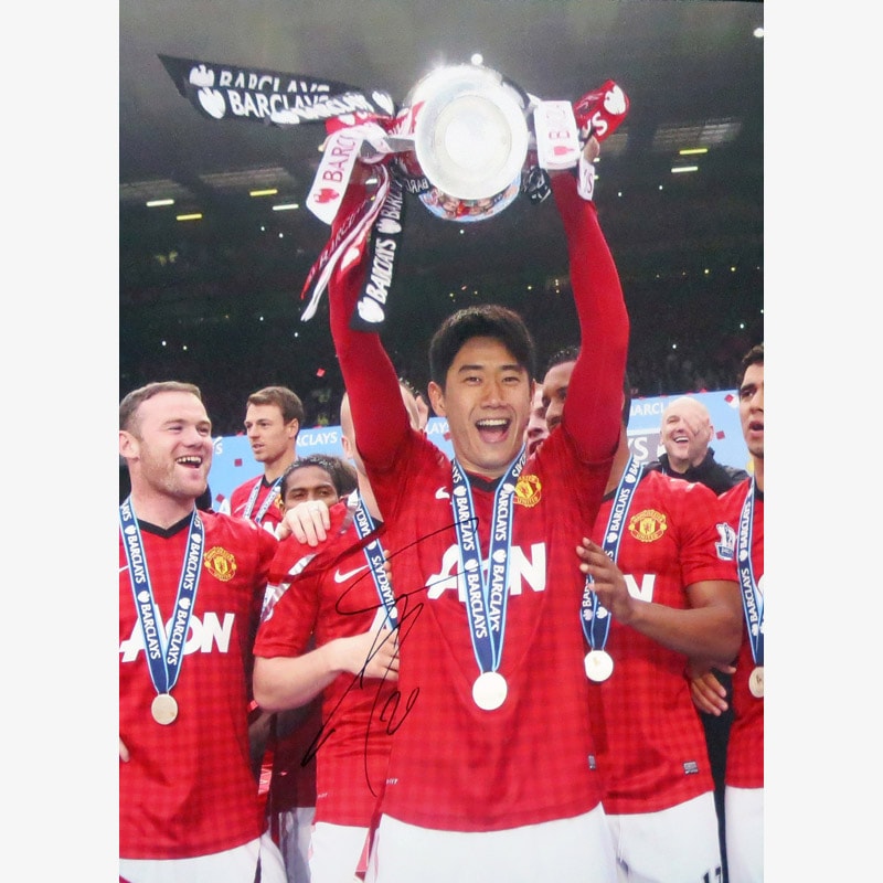 香川真司 直筆サイン入りマンチェスターU12/13フォト | THE DUGOUT