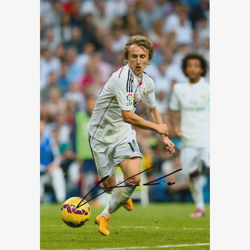 モドリッチレアル直筆サインユニホーム モドリッチ直筆サイン入り実使用レアルマドリード15/16ホーム