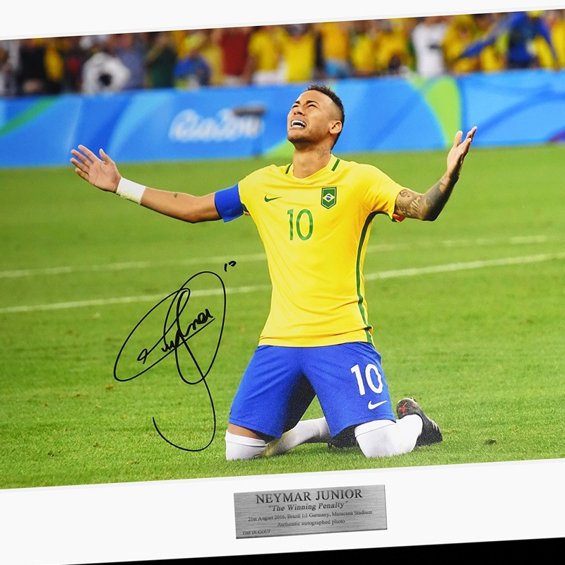 ネイマール　 ブラジル代表 　証明書付き ホログラムナンバー直筆サイン入りフォト ネイマール ブラジル代表 証明書付き ホログラムナンバー直筆サイン