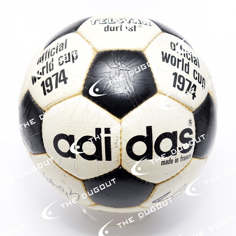 【新品】1974 ワールドカップ 西ドイツ大会 西ドイツ代表マルチ直筆サイン入り1974W杯オリジナルサッカー