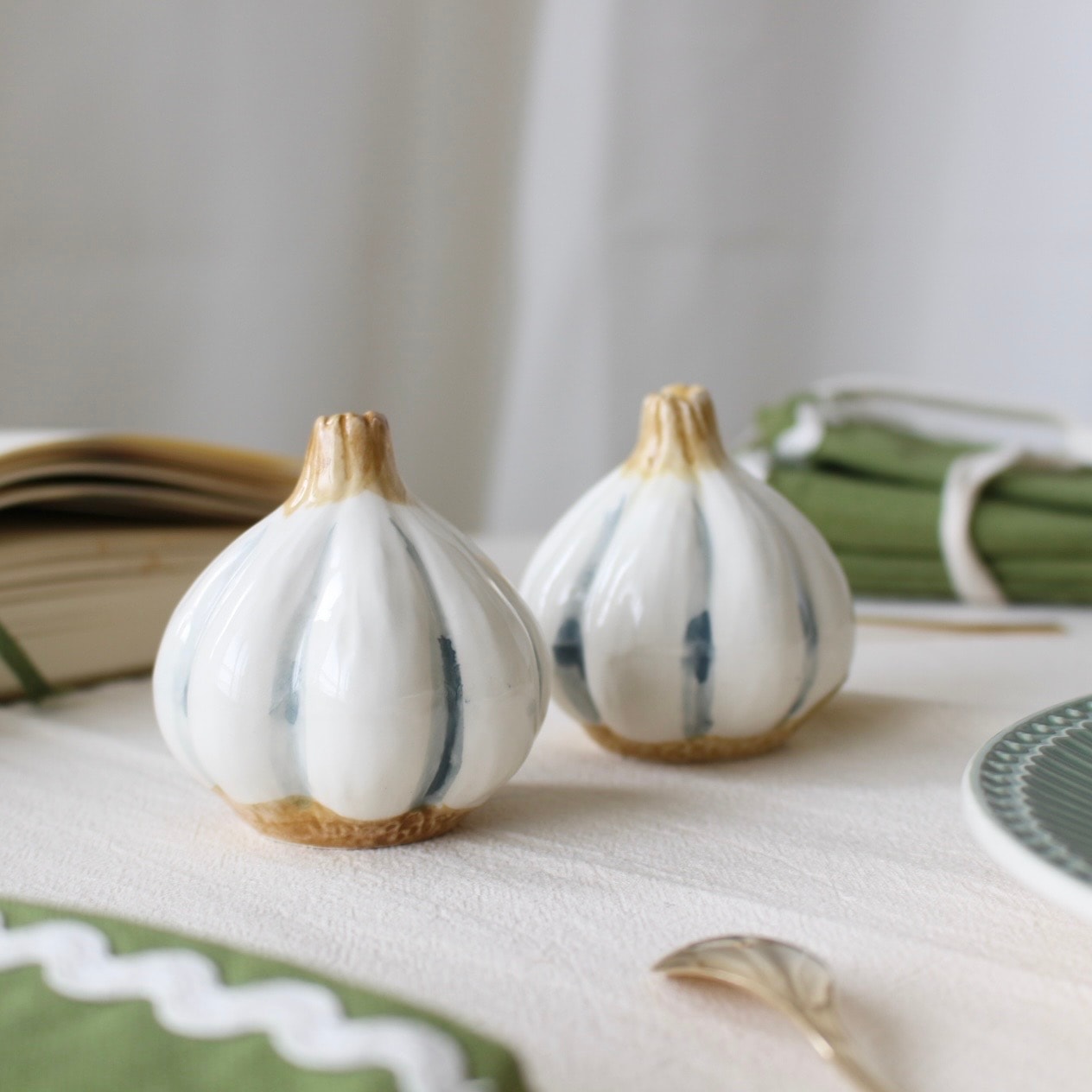 Garlic Salt&Pepper Holder Set