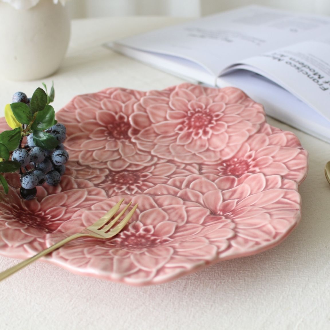 Maria Flor Dinner Plate -Dahlia-