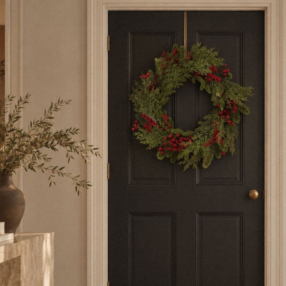 Pine Wreath Berry / 55cm