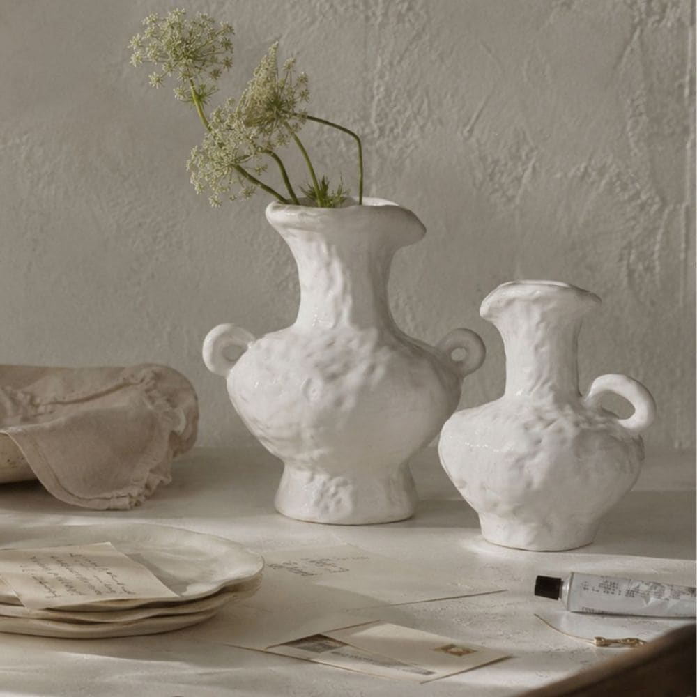Stoneware vase -white-