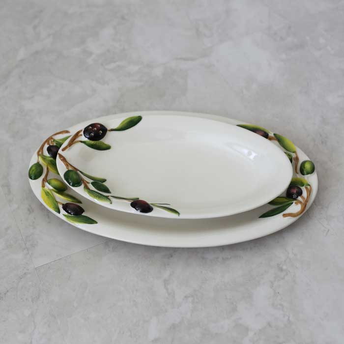 ☆新品　 W ORCESTER ROANOKE 大皿　31.8㎝ Amazon.co.jp: K'sキッチン 中皿 大皿 ドットレリーフ オーバル