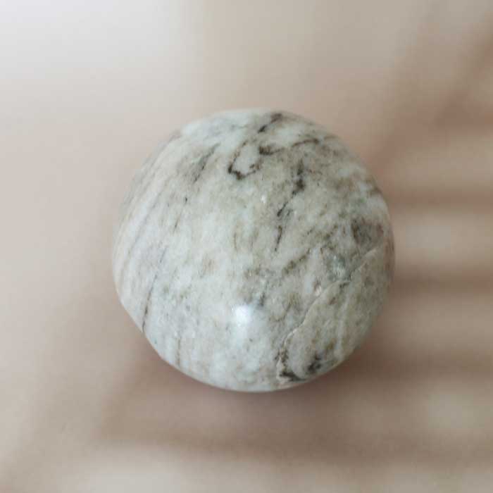 マーブル模様の丸い石 オブジェ 大理石 オブジェ 球体 ボール 天然石 一点もの 丸型 インテリア アート