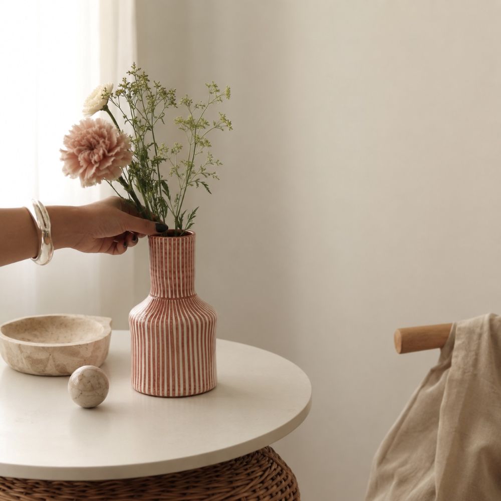 Garafe Vase