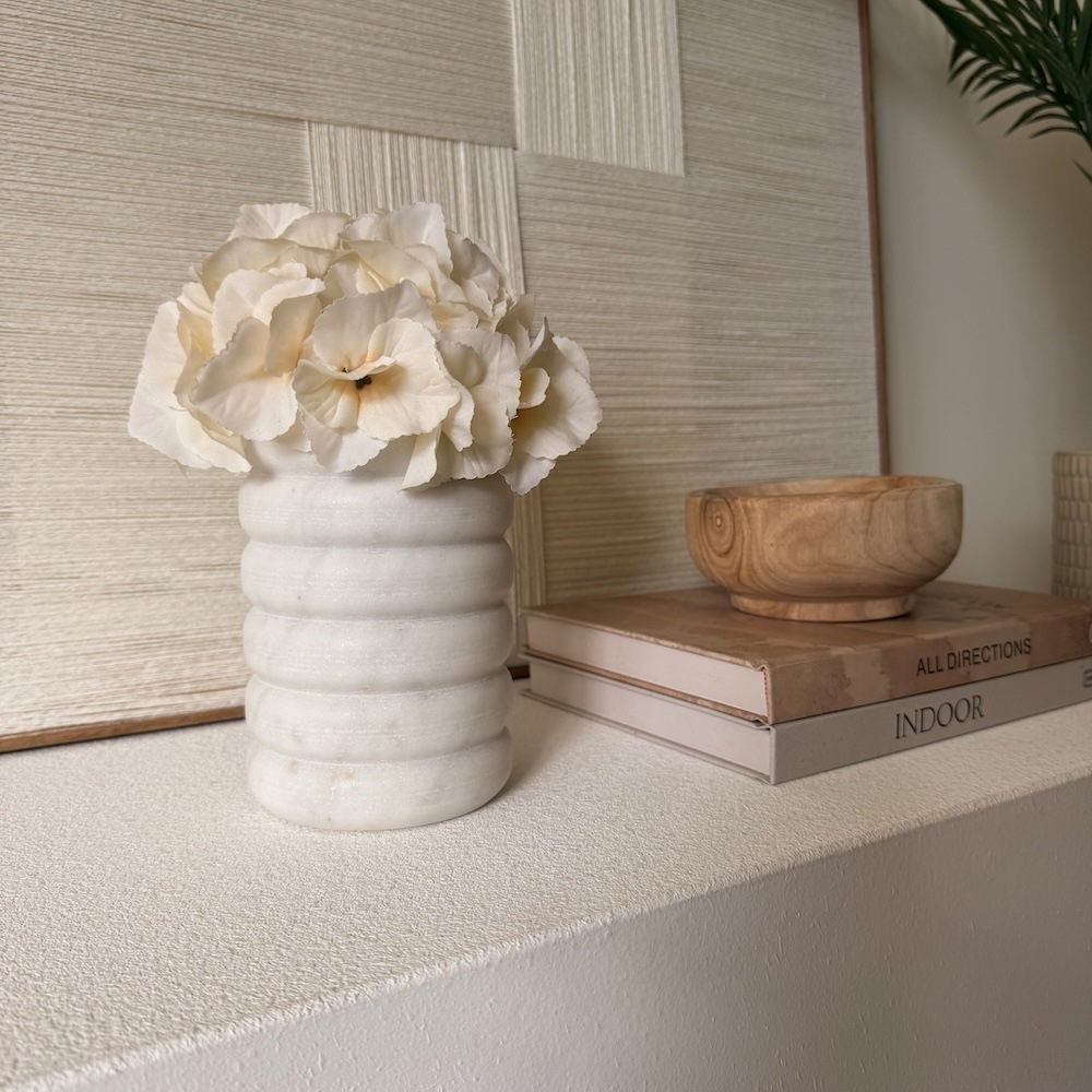 Pucker Marble Vase -White-