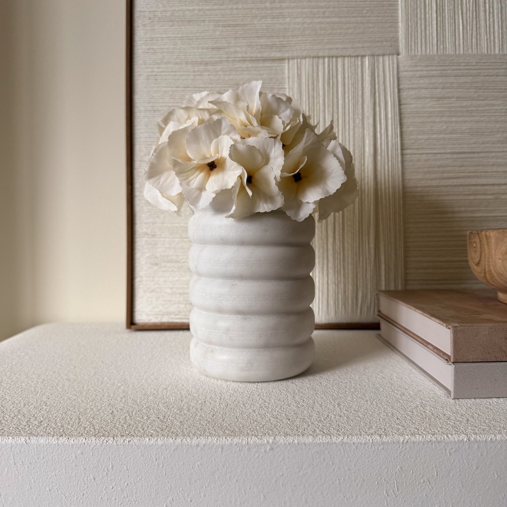 Pucker Marble Vase -White-