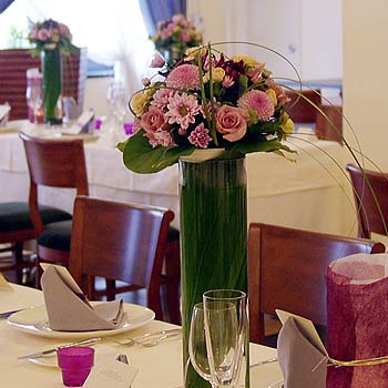 ♡ekubochan♡ゲストテーブル装花 ゲストテーブル装花 結婚式 会場装花 | トキハナ