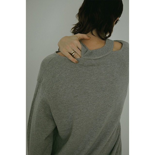 MANOF / �ޥΥ� SLIT NECK SWEAT