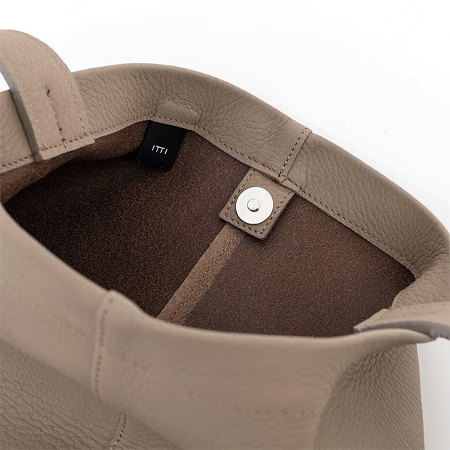 ITTI å / MARY SHOULDER - PM / DIPLO SKY