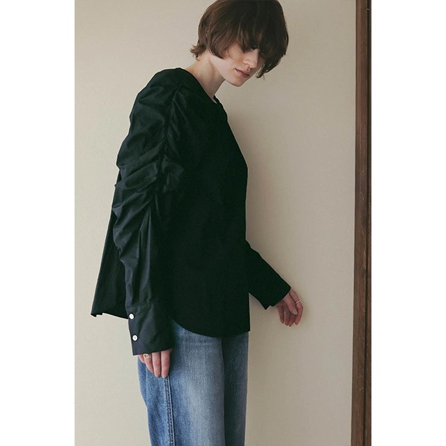 MANOF / ޥΥ MUTTON SLEEVE BLOUSE