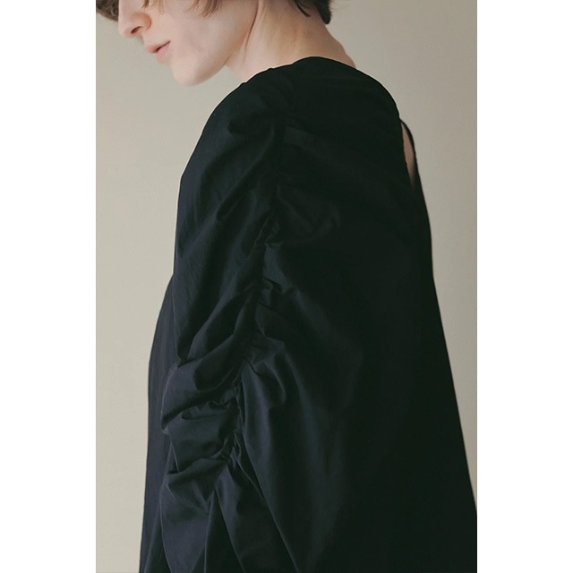 MANOF / ޥΥ MUTTON SLEEVE BLOUSE