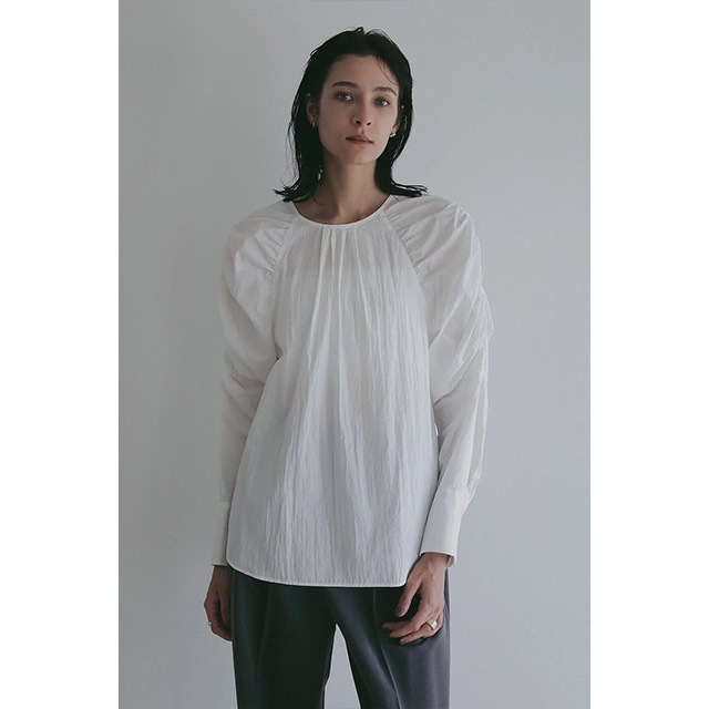 MANOF / ޥΥ MUTTON SLEEVE BLOUSE