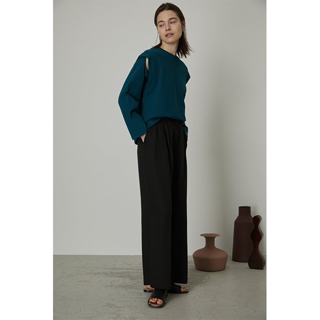 RIM.ARK / ��ॢ����  Open shoulder cut tops
