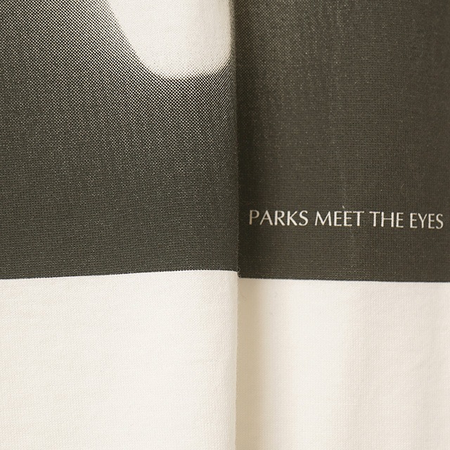 Name. / SILKETE COTTON PHOTO PRINT TEE "LIVES"