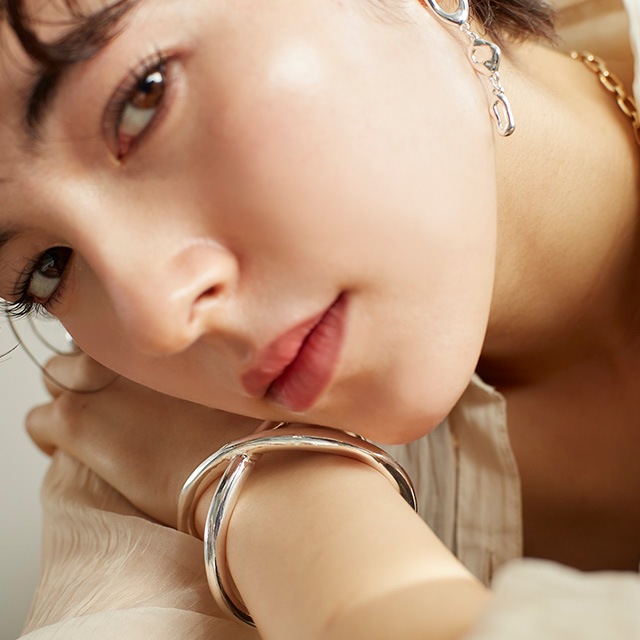 Nothing And Others / �ʥå��󥰥���ɥ������� Line Crossing Bangle