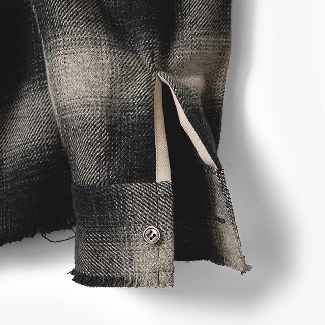 Name. / OMBRE CHECK CUT-OFF BOX SHORT SHIRT｜アーストライブ