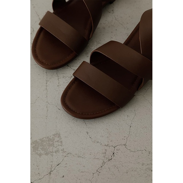 RIM.ARK / ��ॢ���� Cross strap leather sandal